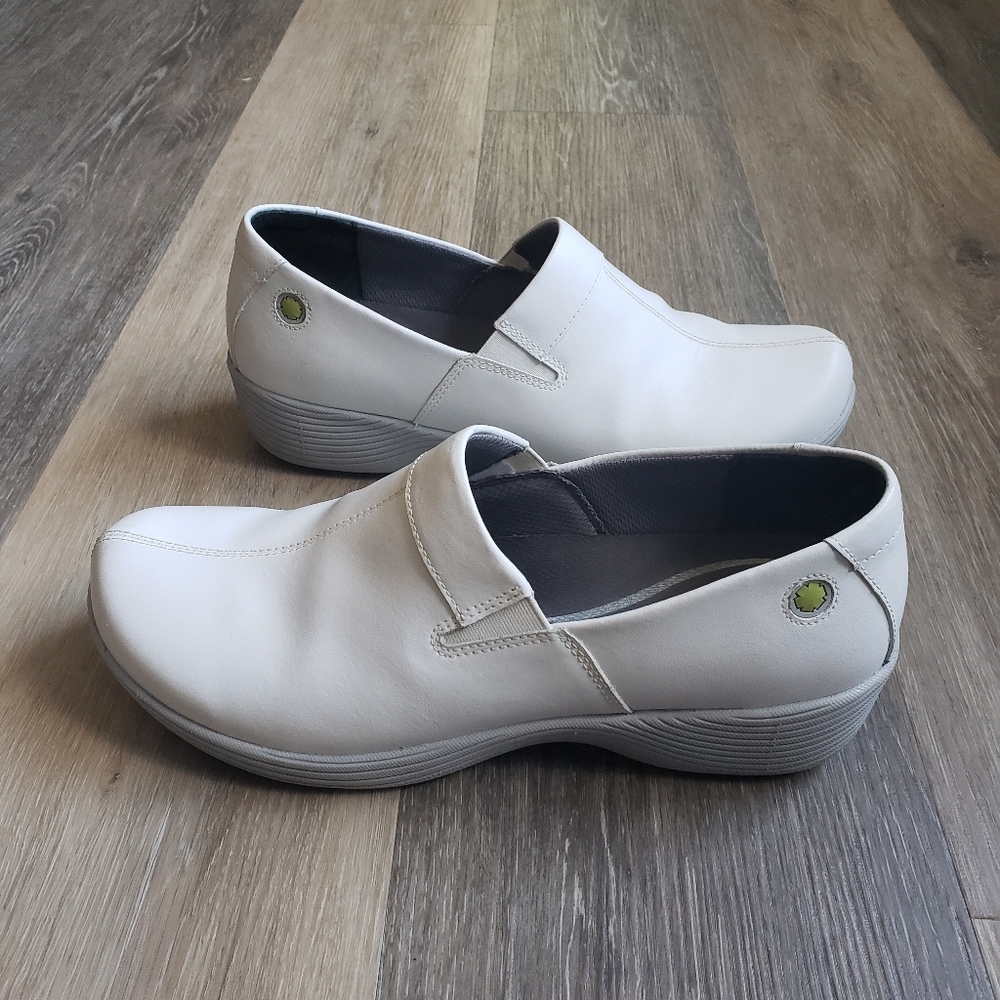 Work Wonders By Dansko Women's Coral Clog - image 2